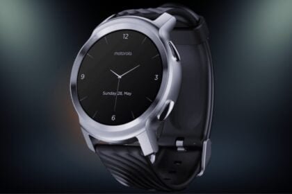 Moto Watch 100